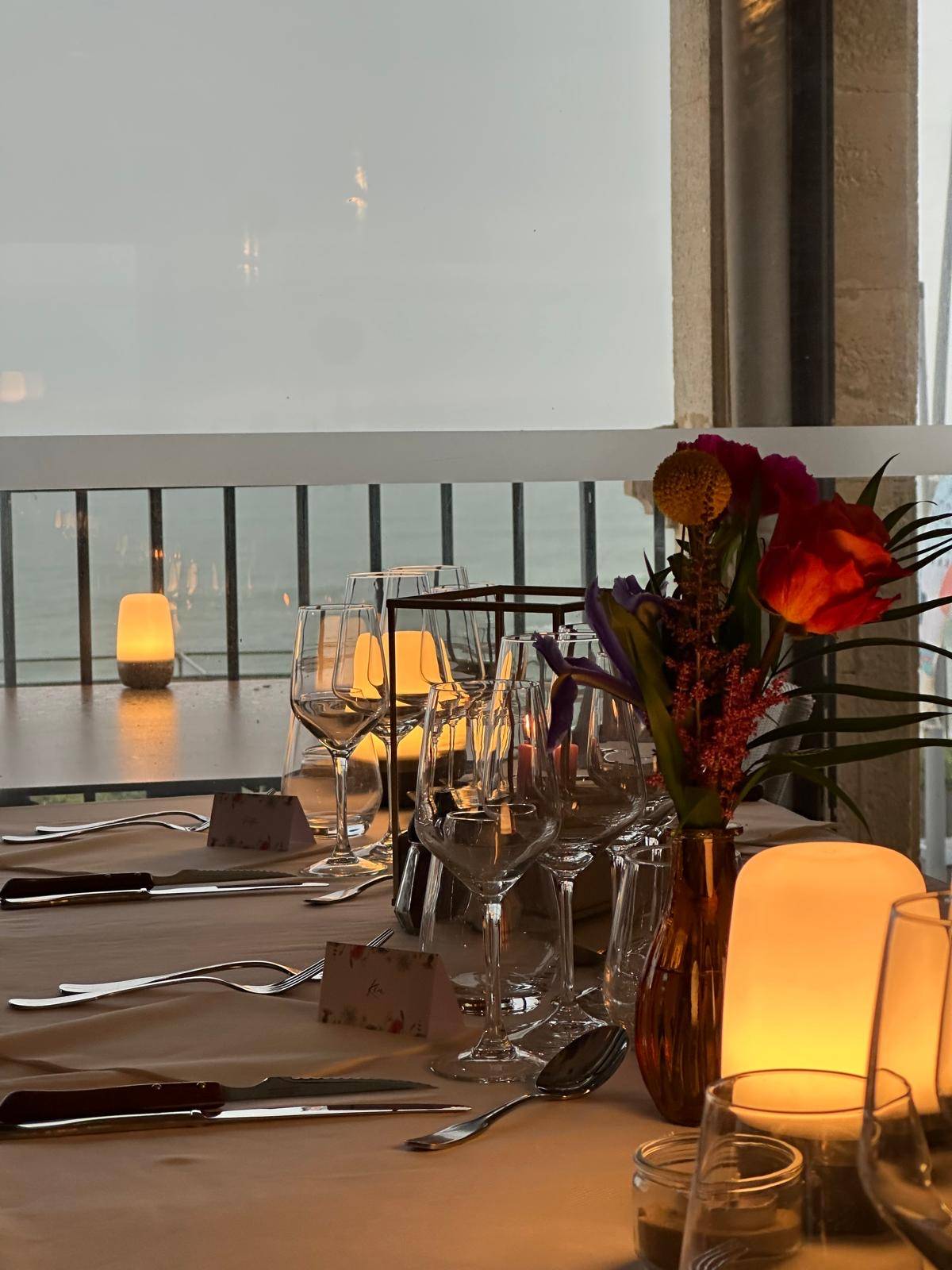 Vivez une expérience unique face à l’océan au Café Maritime de Lacanau