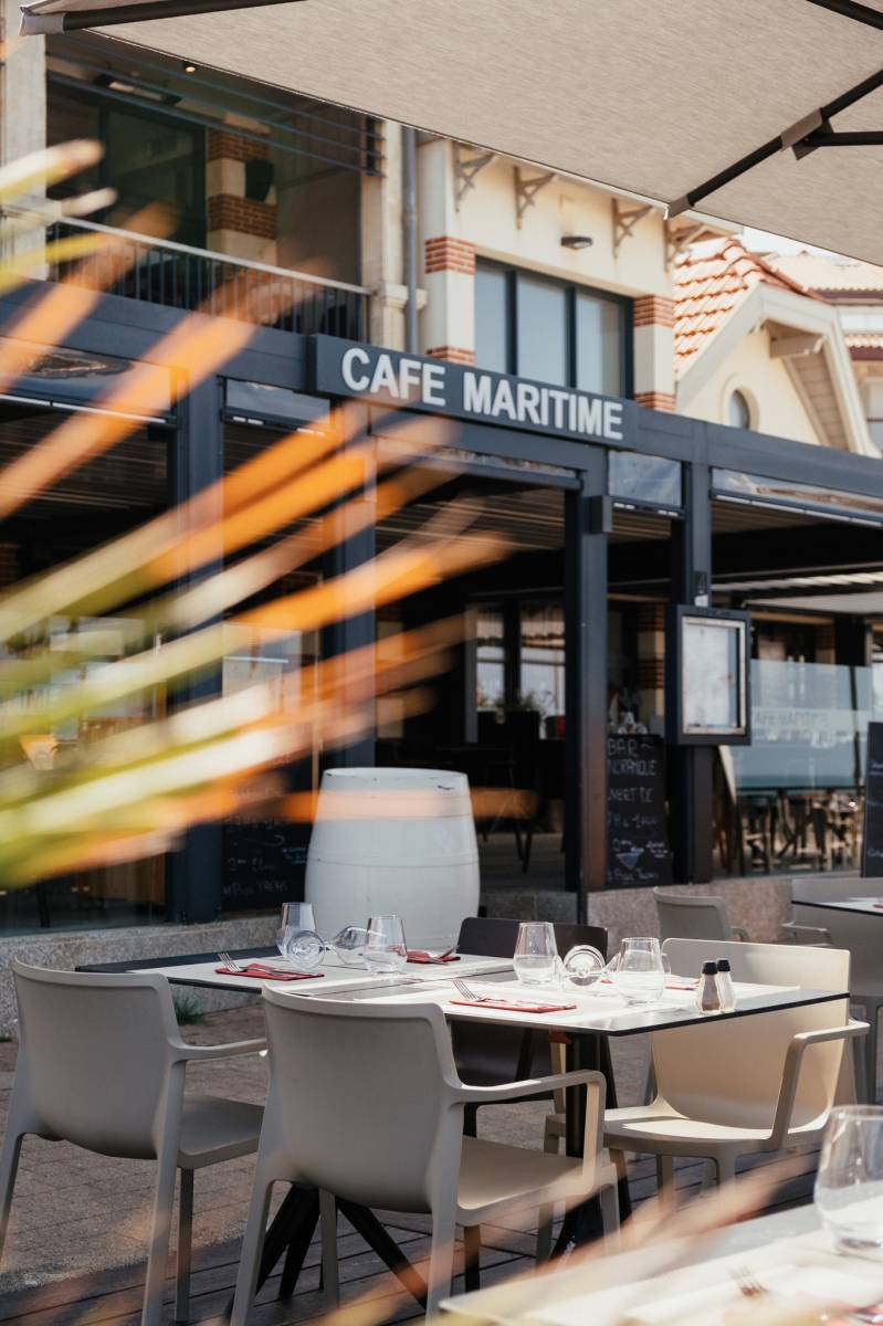Le retour des beaux jours et le plaisir des terrasses au Café Maritime Bordeaux et Lacanau
