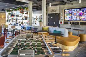 restaurant près de l'hôtel moxy à Bordeaux