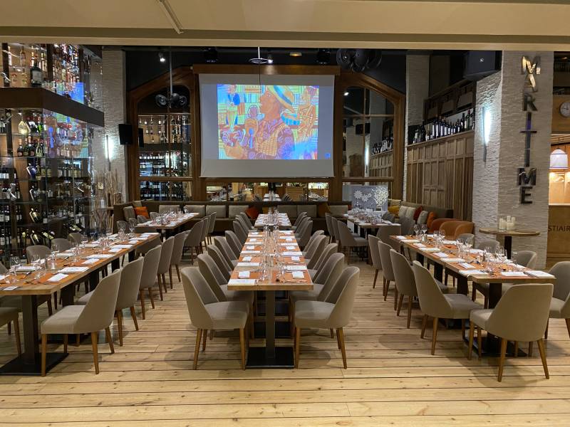 organiser un repas de fin d'année avec écran pour diffusion diaporama à Bordeaux